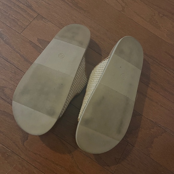 Universal Thread Sandals - Picture 2 of 3